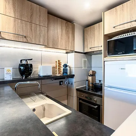 11 Terra Bella - Appt Climatise *